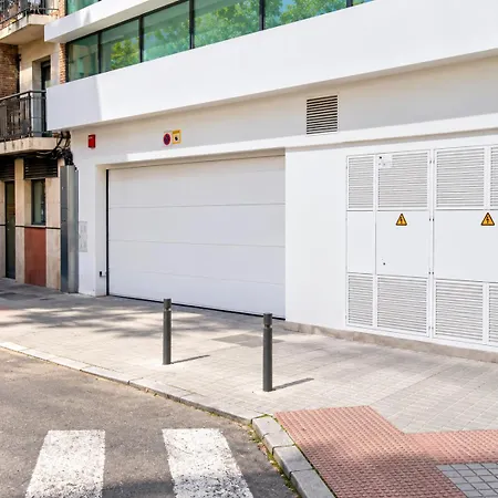 Apto Gran Capitán Center I - Parking